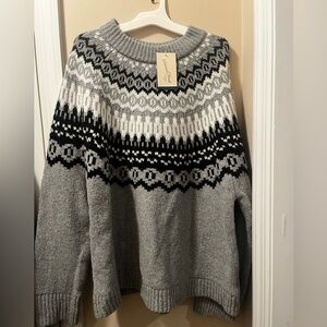Universal Thread Black and Gray Crewneck Sweater
